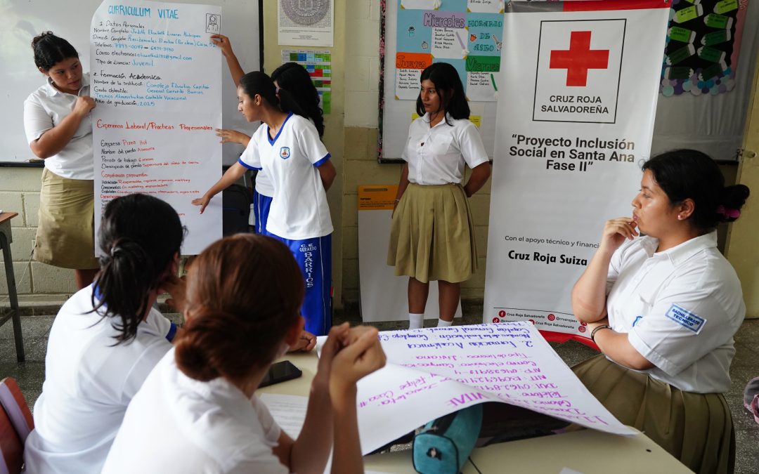 Cruz Roja Salvadoreña fortalece las capacidades de estudiantes